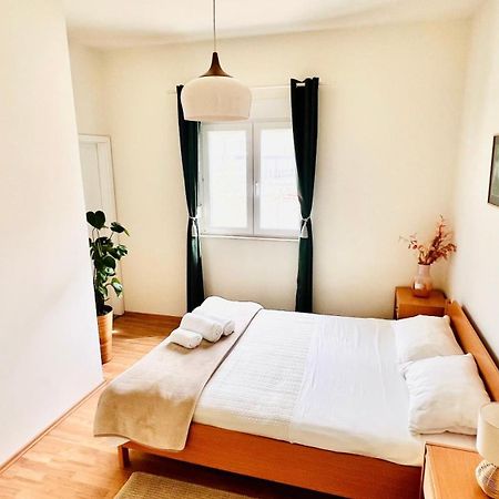 Luxury Beach Apartment W Sunset Sea Views Szybenik Zewnętrze zdjęcie