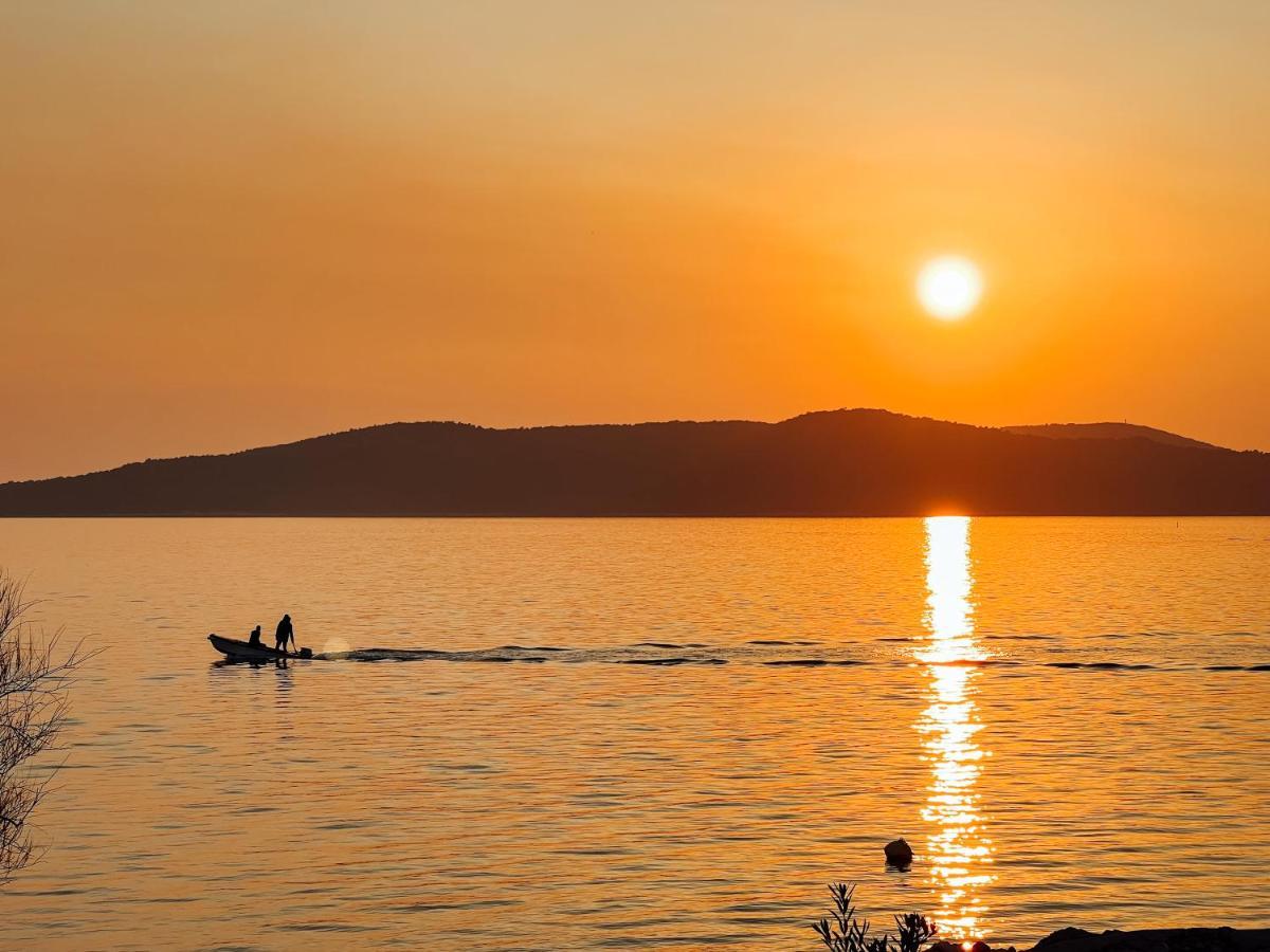 Luxury Beach Apartment W Sunset Sea Views Szybenik Zewnętrze zdjęcie