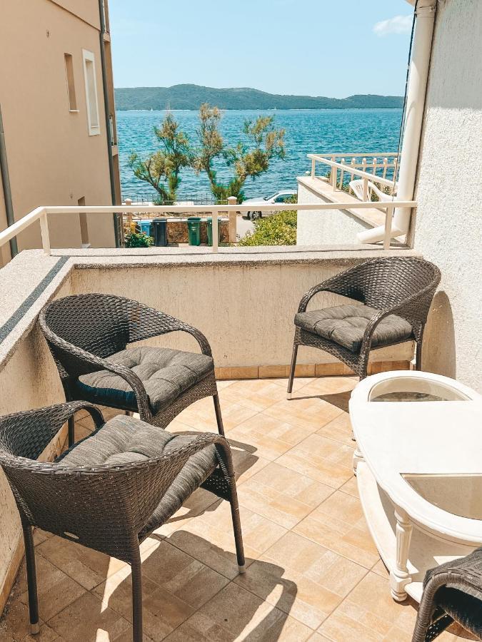 Luxury Beach Apartment W Sunset Sea Views Szybenik Zewnętrze zdjęcie