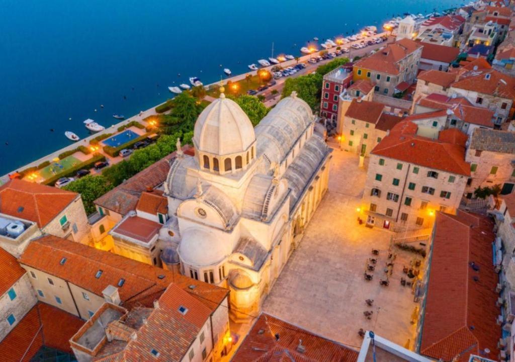 Luxury Beach Apartment W Sunset Sea Views Szybenik Zewnętrze zdjęcie